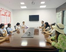 學院教師團隊到德陽市第五人民醫院探望慰問實習學生